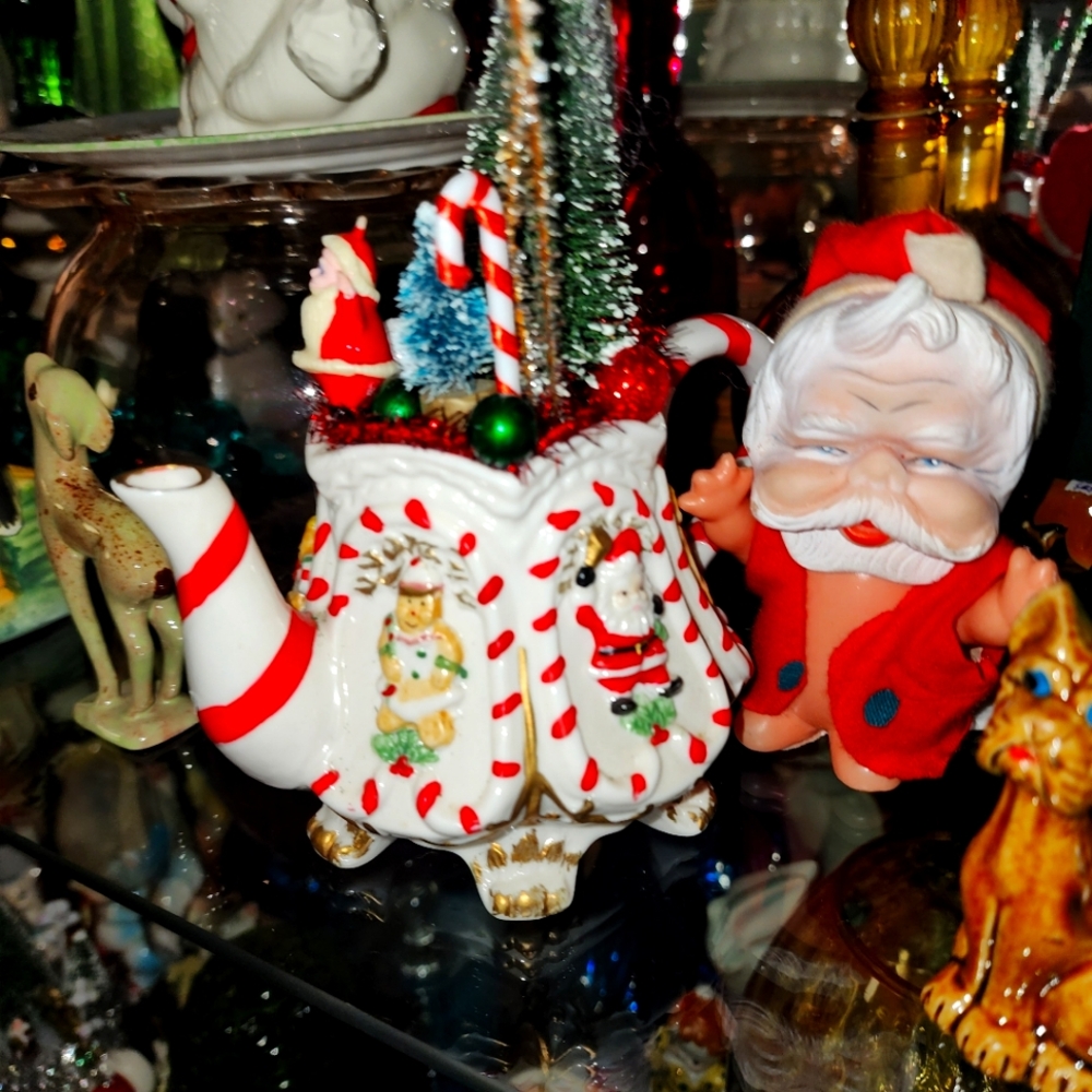 Vintage Christmas Teapot Decor
